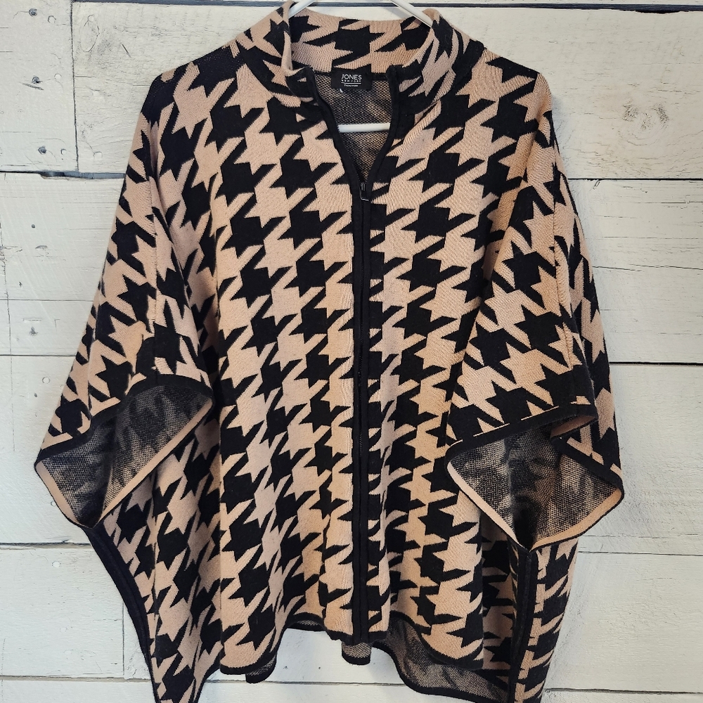 Jones New York Tan and Black Houndstooth Poncho Size L/XL